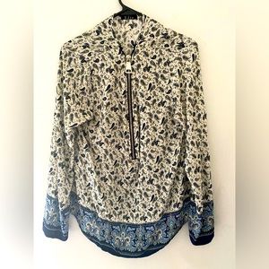 Sweatshirt women’s zip up Nature sweatshirt size Medium VG Condition!!!